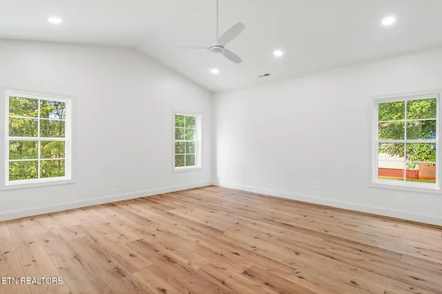 $532,800 | 111 Alpine Drive, Clinton, TN 37716