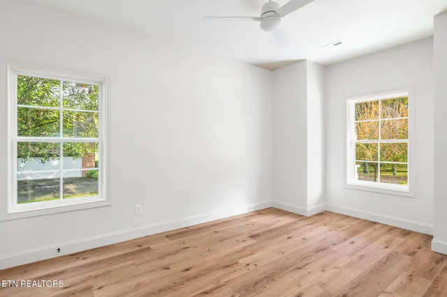 $532,800 | 111 Alpine Drive, Clinton, TN 37716