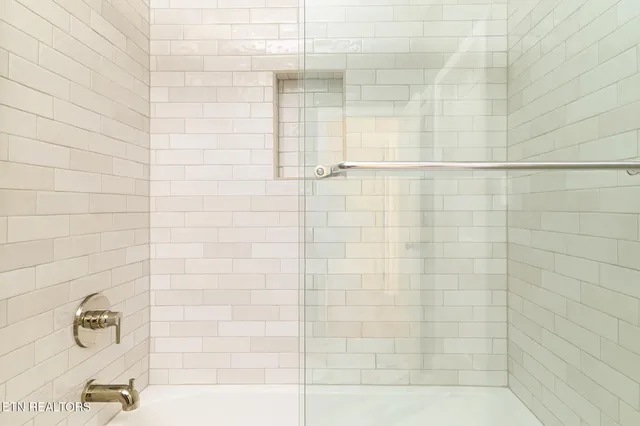 $532,800 | 111 Alpine Drive, Clinton, TN 37716