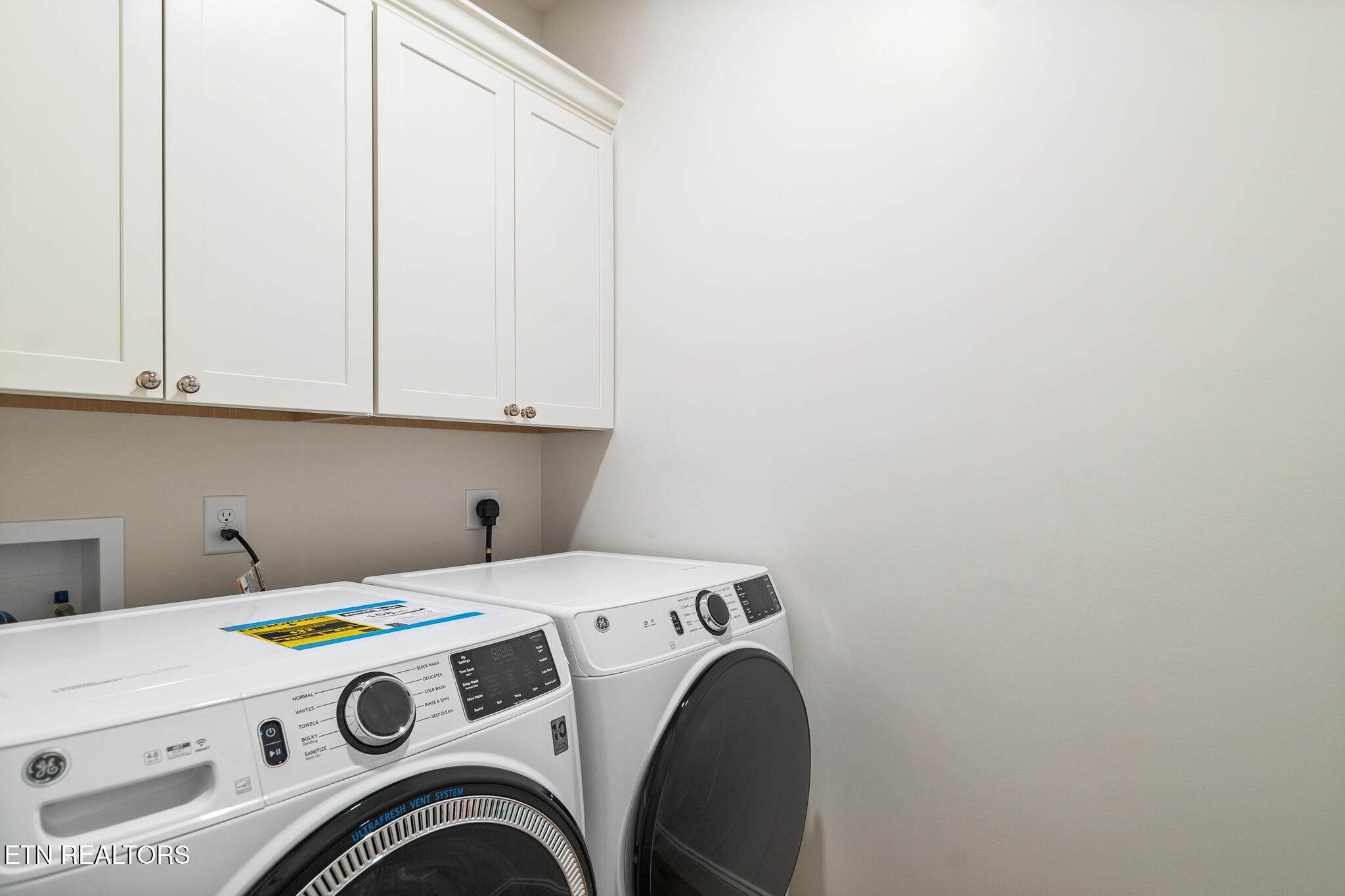 111 Alpine Drive Clinton, TN 37716 - Photo 32 of 41 Laundry Room