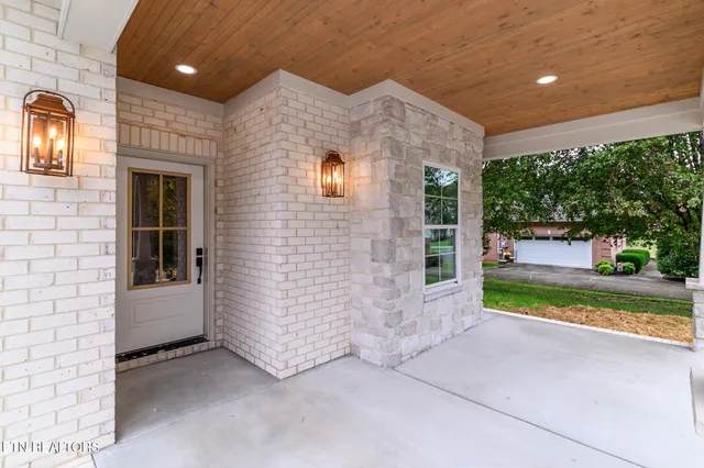 $532,800 | 111 Alpine Drive, Clinton, TN 37716