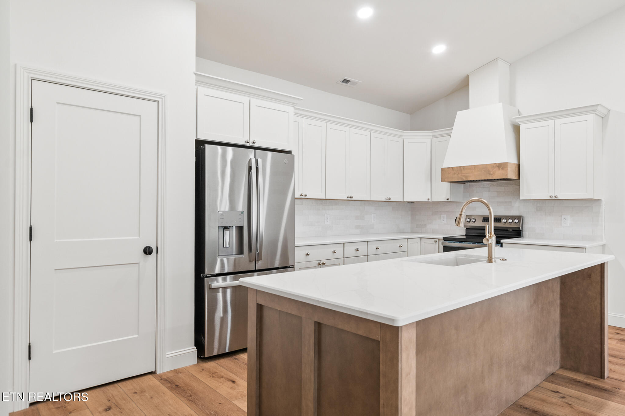 111 Alpine Drive Clinton, TN 37716 - Photo 6 of 41 Kitchen