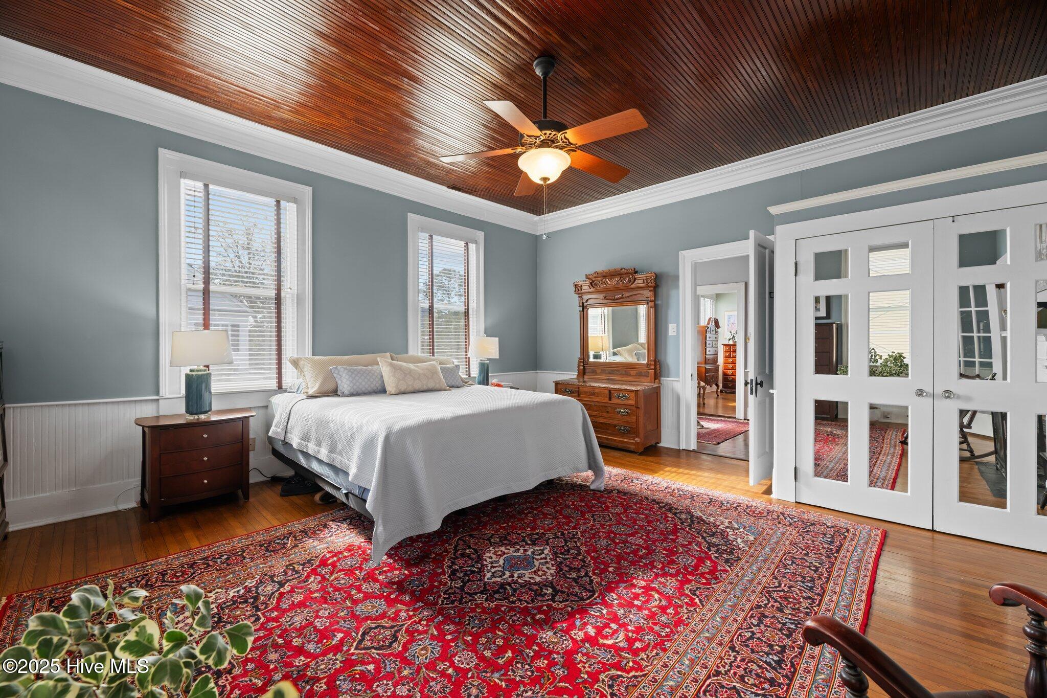 210 New Street New Bern, NC 28560 - Photo 22 of 52 Primary bedroom