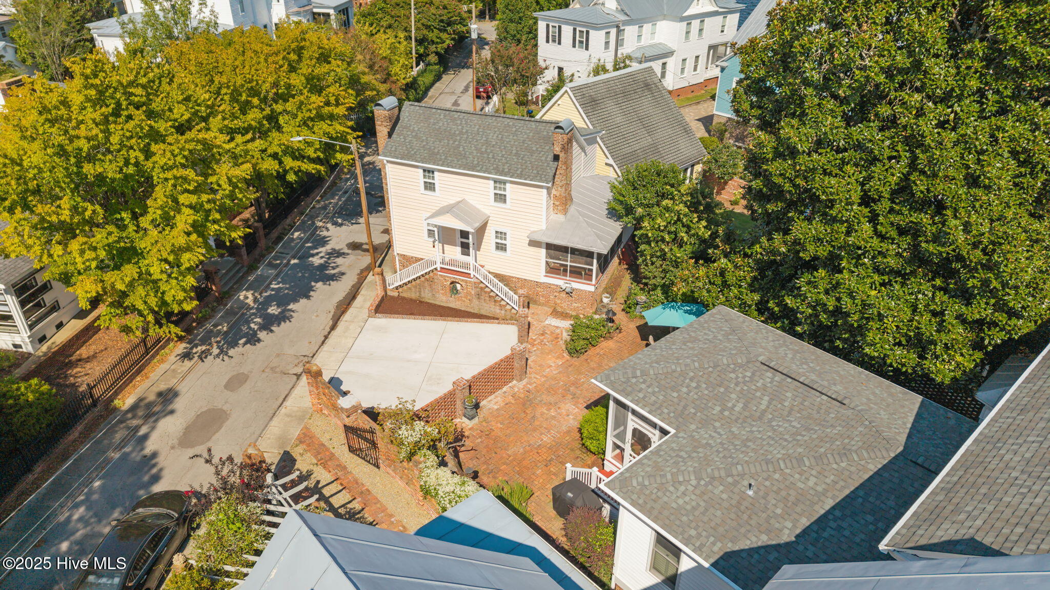 210 New Street New Bern, NC 28560 - Photo 48 of 52 aerial view with parking pad