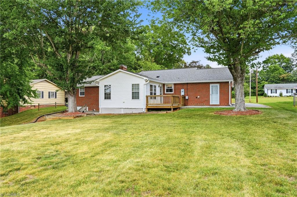 112 Queensbury Road Winston-Salem, NC 27104 - Photo 37 of 42