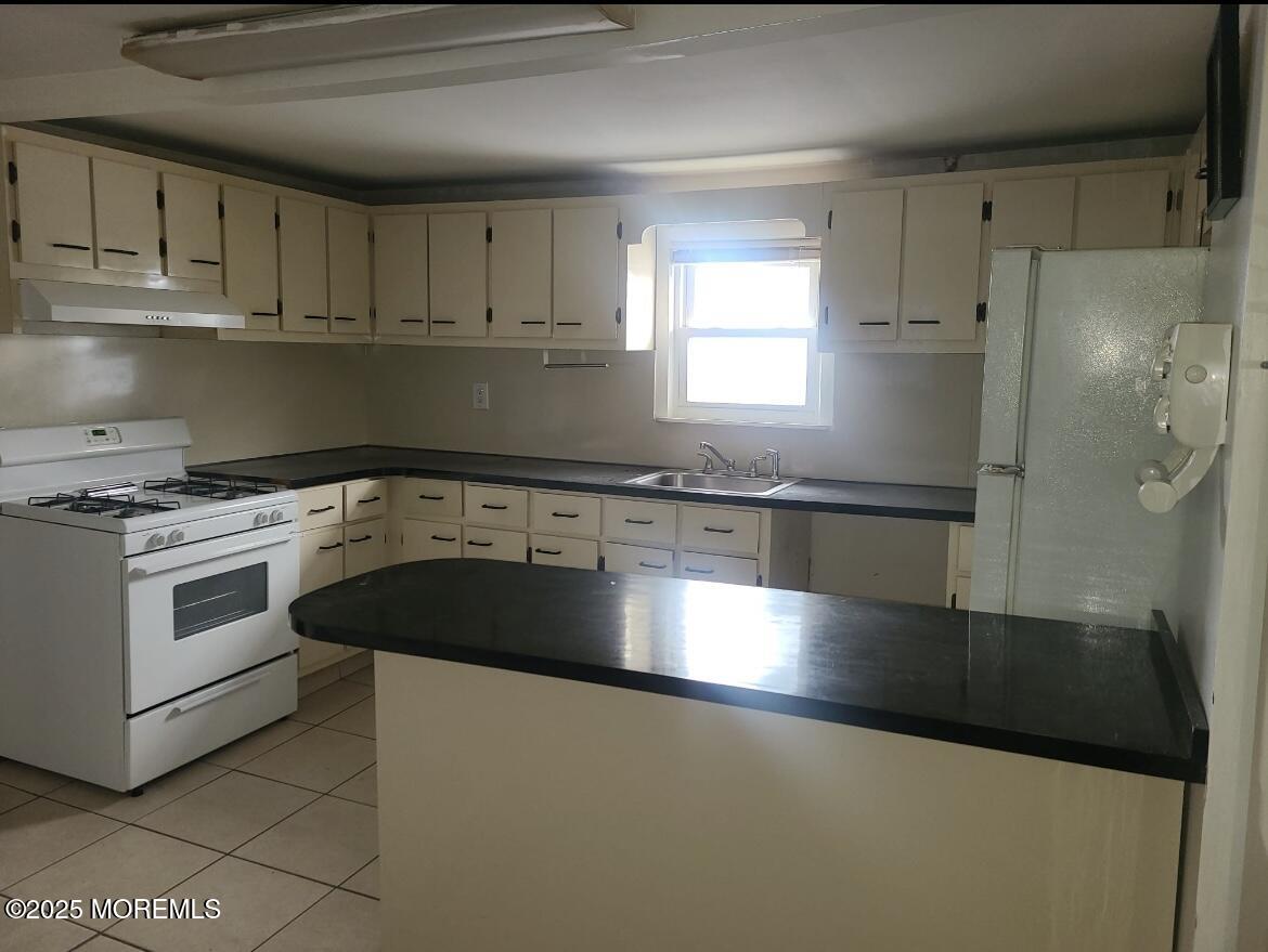 Undisclosed Address Perth Amboy, NJ 08861 - Photo 11 of 21 IMG_0896