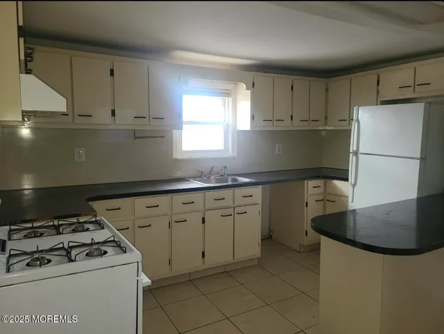 $550,000 | Undisclosed Address, Perth Amboy, NJ 08861