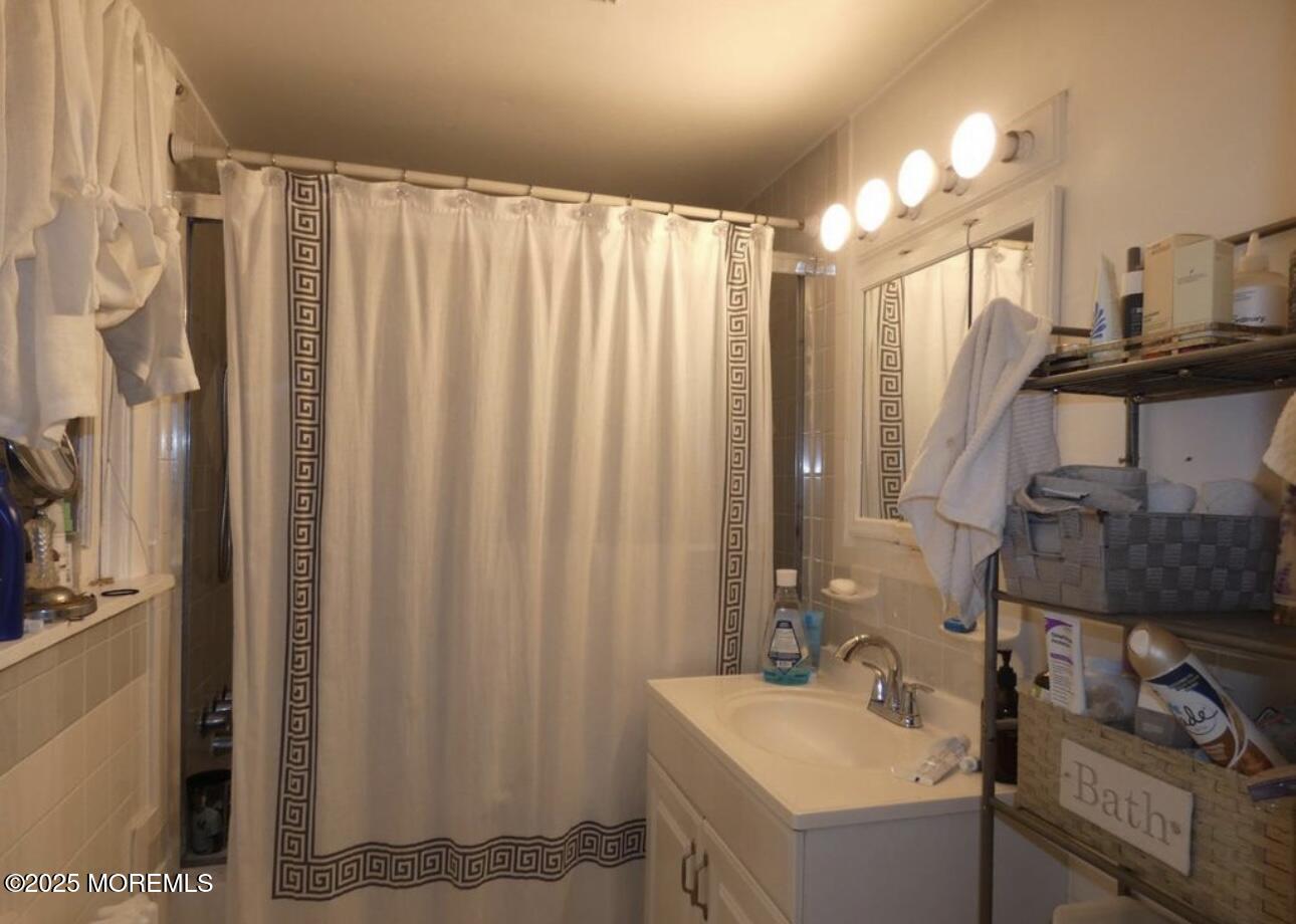 Undisclosed Address Perth Amboy, NJ 08861 - Photo 7 of 21 IMG_2287