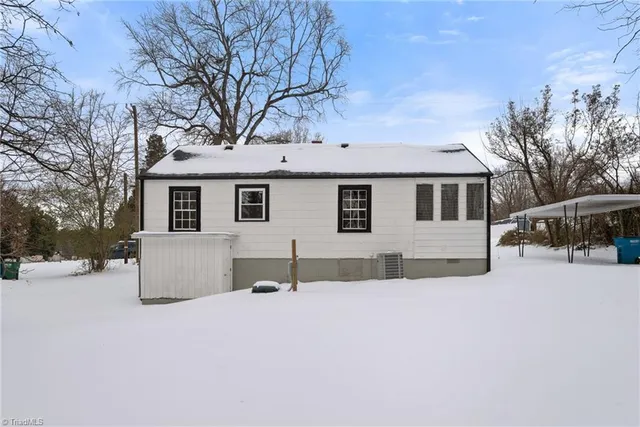 $179,900 | 398 East Salisbury Street, Denton, NC 27239