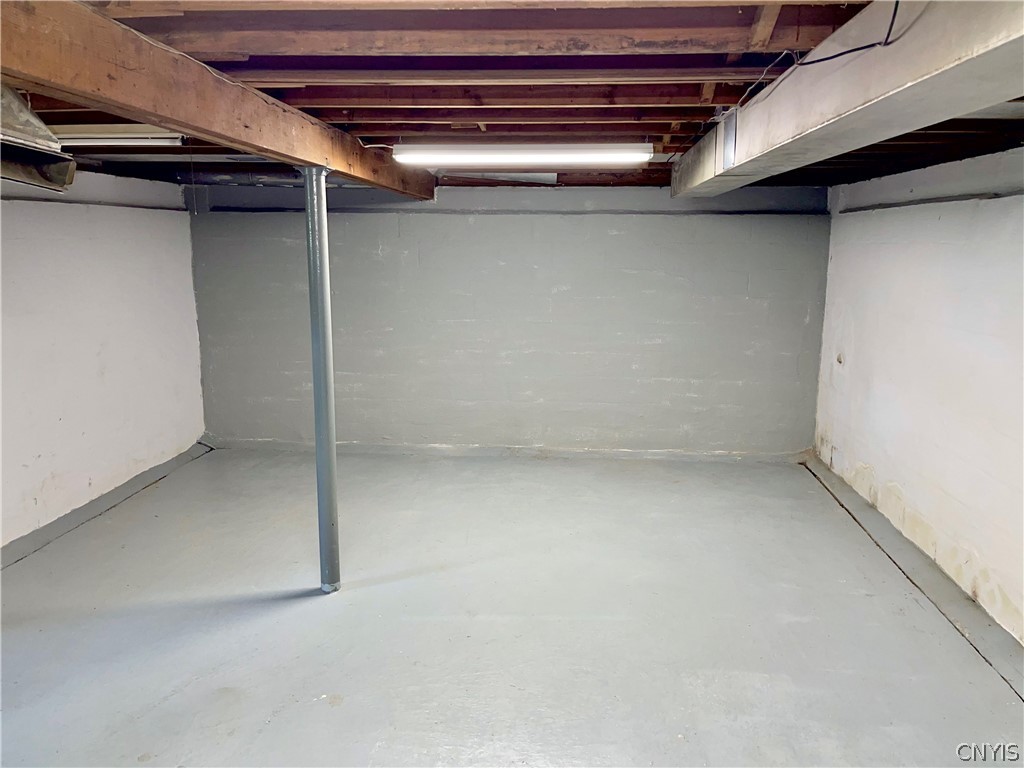 134 Oxford Road New Hartford, NY 13413 - Photo 15 of 18