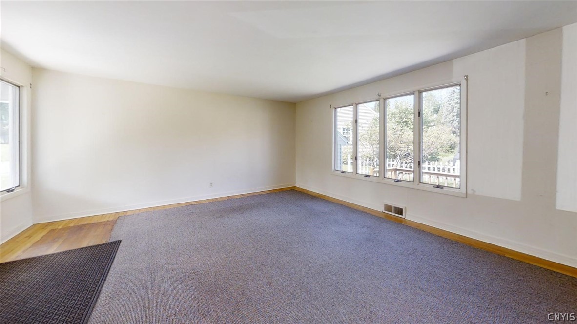 134 Oxford Road New Hartford, NY 13413 - Photo 7 of 18