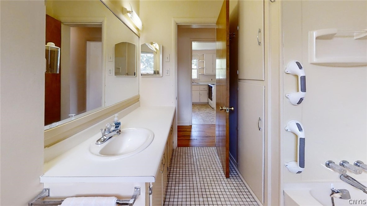 134 Oxford Road New Hartford, NY 13413 - Photo 8 of 18