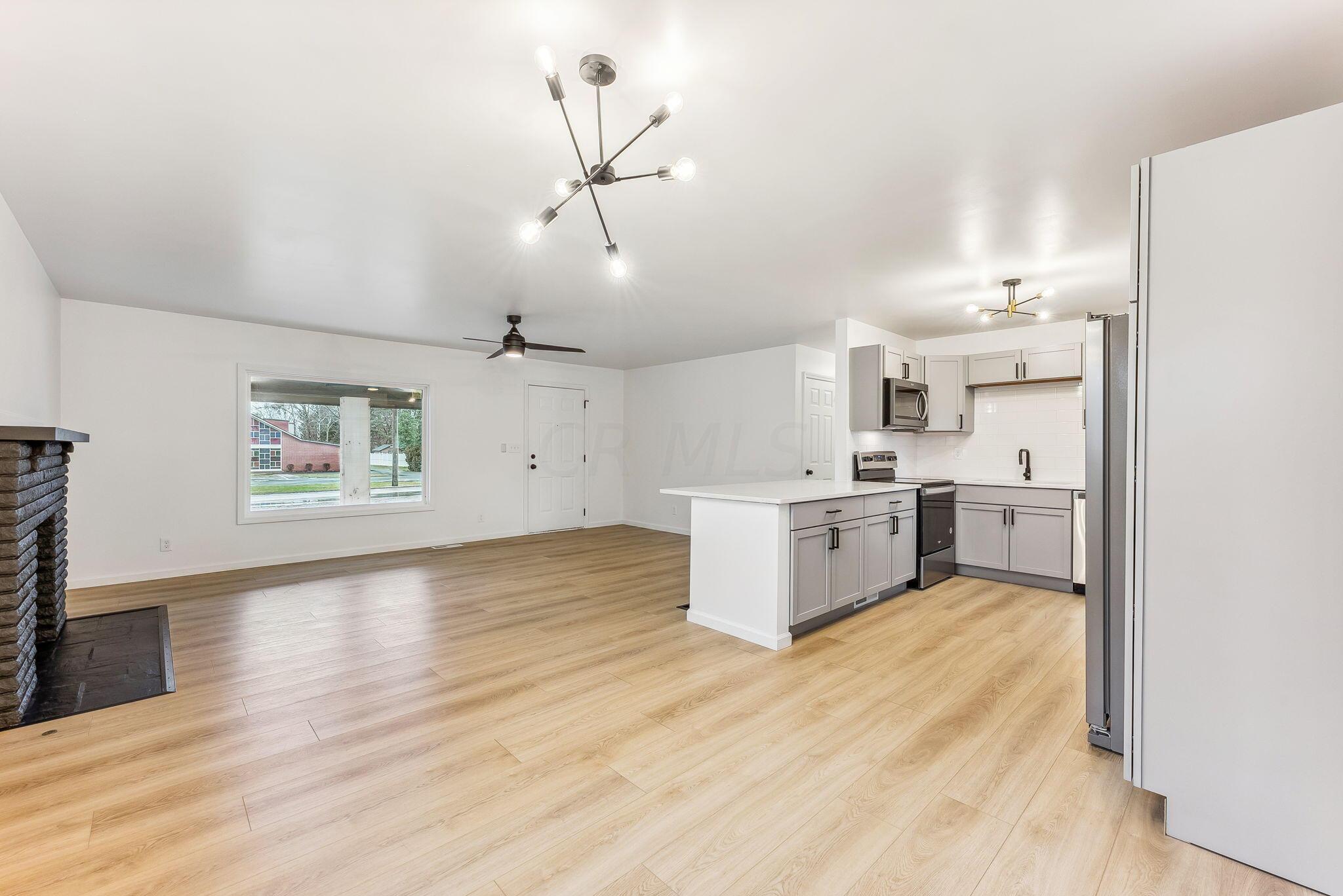 4256 Maize Road Columbus, OH 43224 - Photo 6 of 20 6-web-or-mls-4526-maize-rd