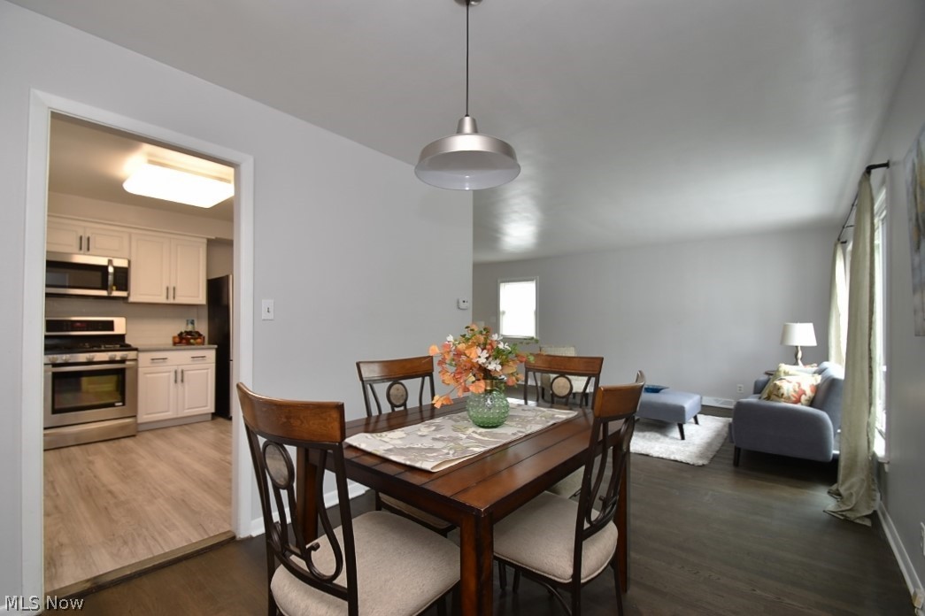 4158 Stonehaven Road Cleveland, OH 44121 - Photo 14 of 35