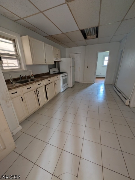 66 Erie Street Elizabeth Port, NJ 07206 - Photo 2 of 15
