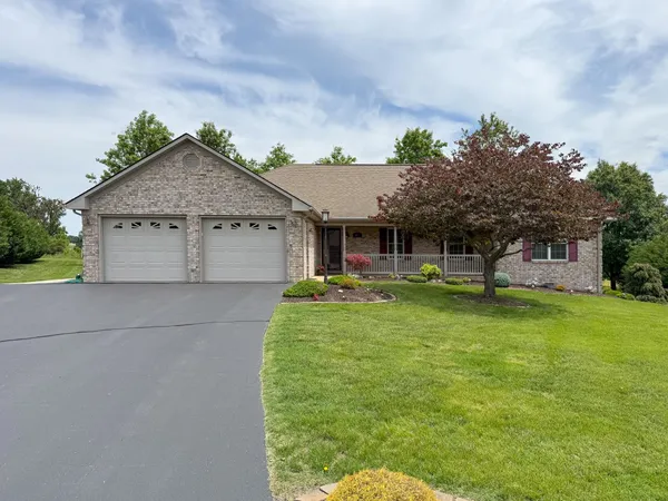 $495,000 | 43 Lynn Circle, Stuarts Draft, VA 24477