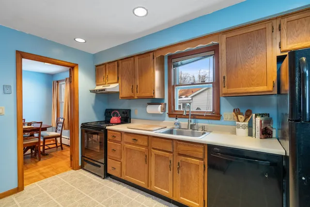 $375,000 | 44 Edgemoor Drive, Burlington, VT 05408