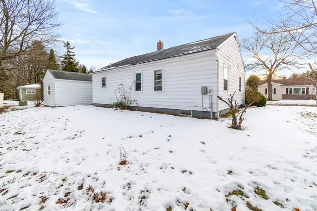 $375,000 | 44 Edgemoor Drive, Burlington, VT 05408