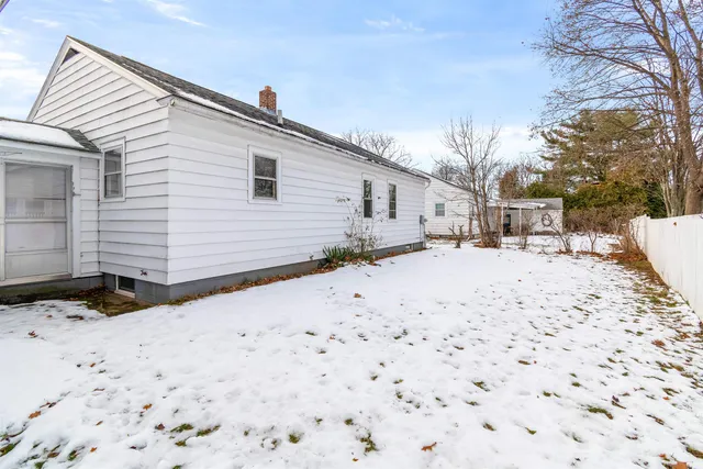 $375,000 | 44 Edgemoor Drive, Burlington, VT 05408