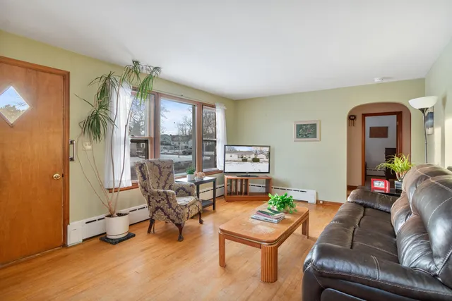 $375,000 | 44 Edgemoor Drive, Burlington, VT 05408