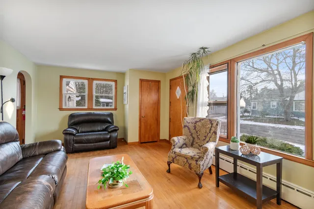 $375,000 | 44 Edgemoor Drive, Burlington, VT 05408