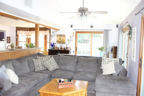 $449,900 | 13528 Lavergne Avenue, Crestwood, IL 60418