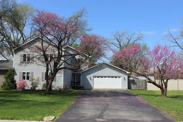 $449,900 | 13528 Lavergne Avenue, Crestwood, IL 60418