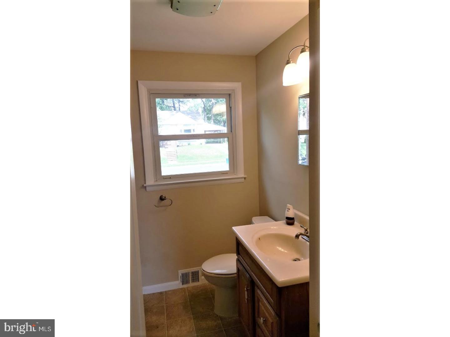 508 Johnson Place Magnolia, NJ 08049 - Photo 11 of 16 Gallery Image 11