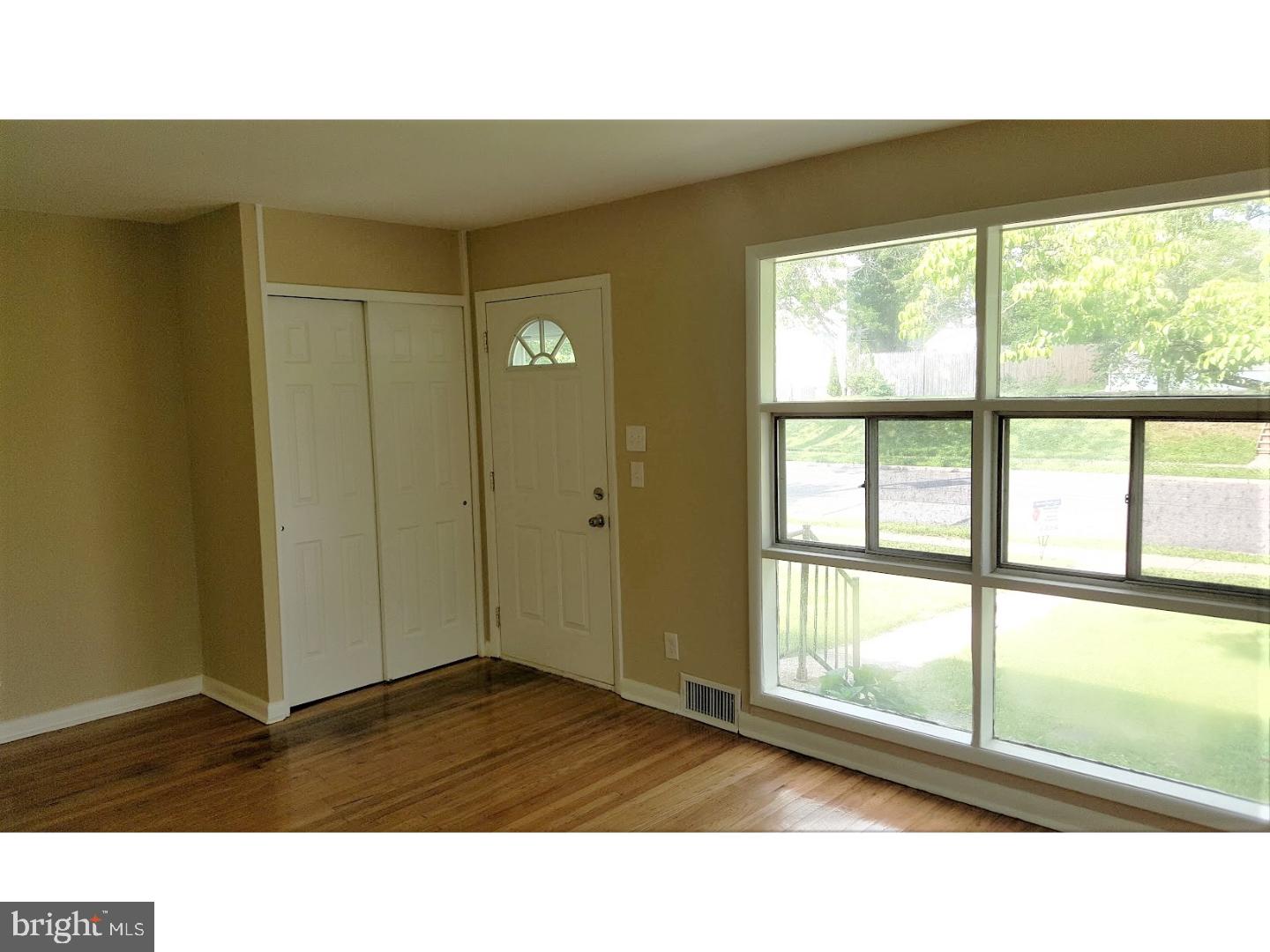 508 Johnson Place Magnolia, NJ 08049 - Photo 5 of 16 Gallery Image 5