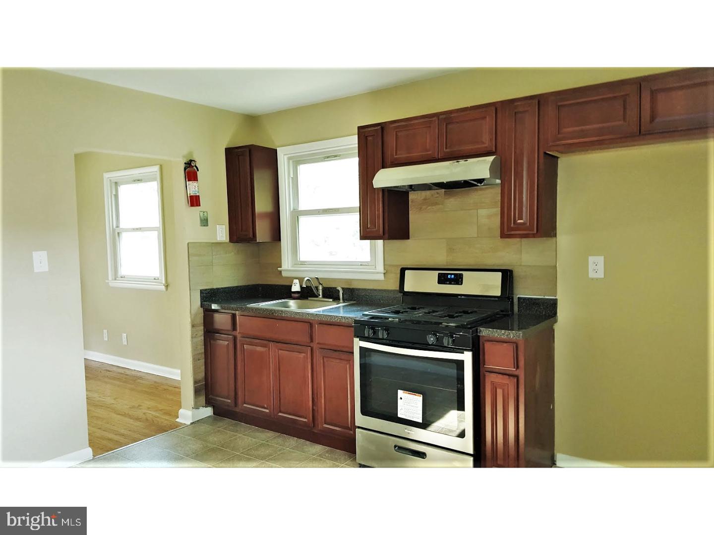 508 Johnson Place Magnolia, NJ 08049 - Photo 6 of 16 Gallery Image 6