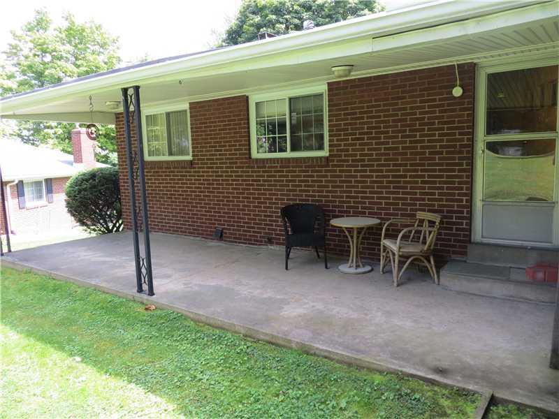 354 Moon Clinton Road Coraopolis, PA 15108 - Photo 11 of 12 Patio/Deck.