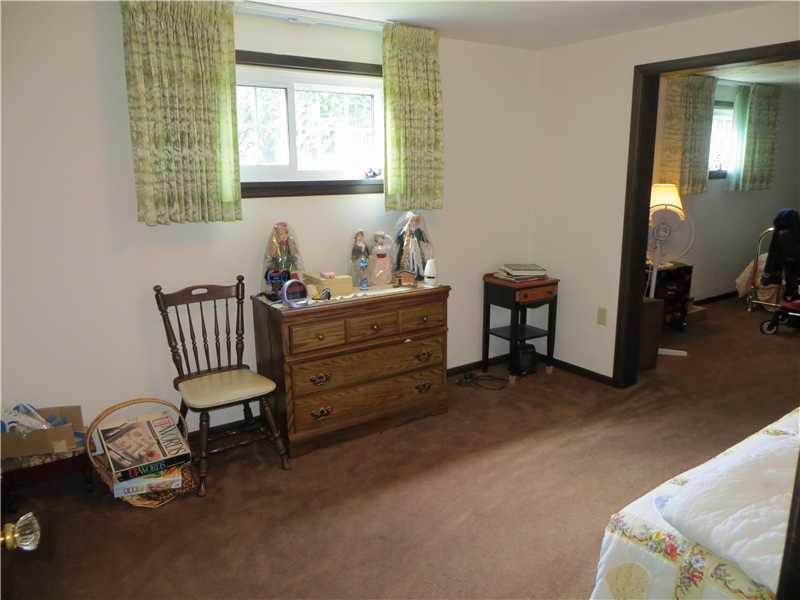 354 Moon Clinton Road Coraopolis, PA 15108 - Photo 8 of 12 Other. Sitting area or could be Nursery in Master Bedroom.