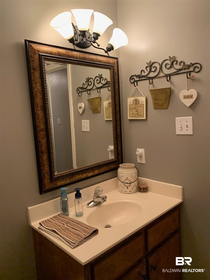 1450 Joyce Road Mobile, AL 36618 - Photo 17 of 35