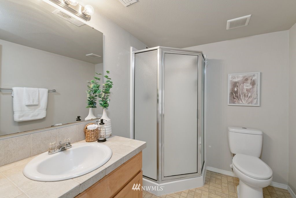 17127 114th Avenue Southeast Renton, WA 98055 - Photo 15 of 40 Gallery Image 15