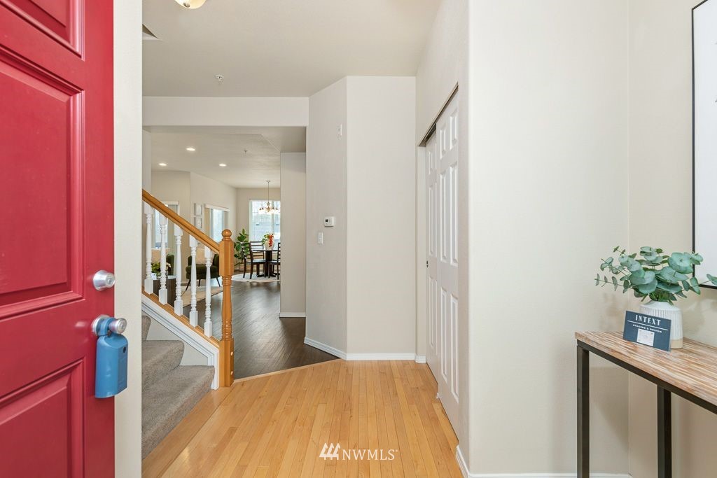 17127 114th Avenue Southeast Renton, WA 98055 - Photo 3 of 40 Gallery Image 3