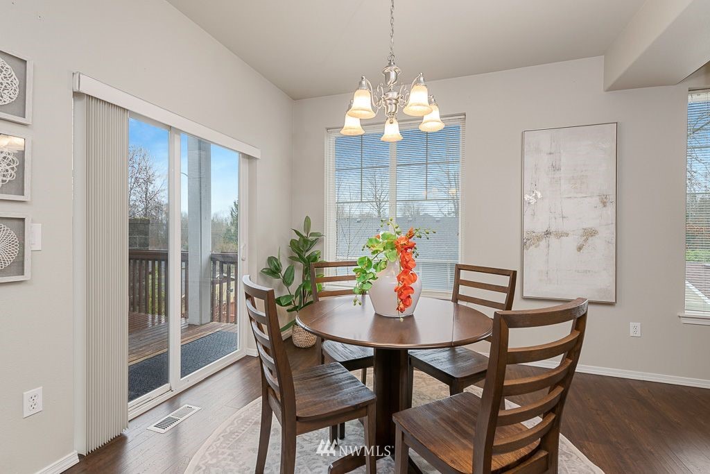 17127 114th Avenue Southeast Renton, WA 98055 - Photo 8 of 40 Gallery Image 8