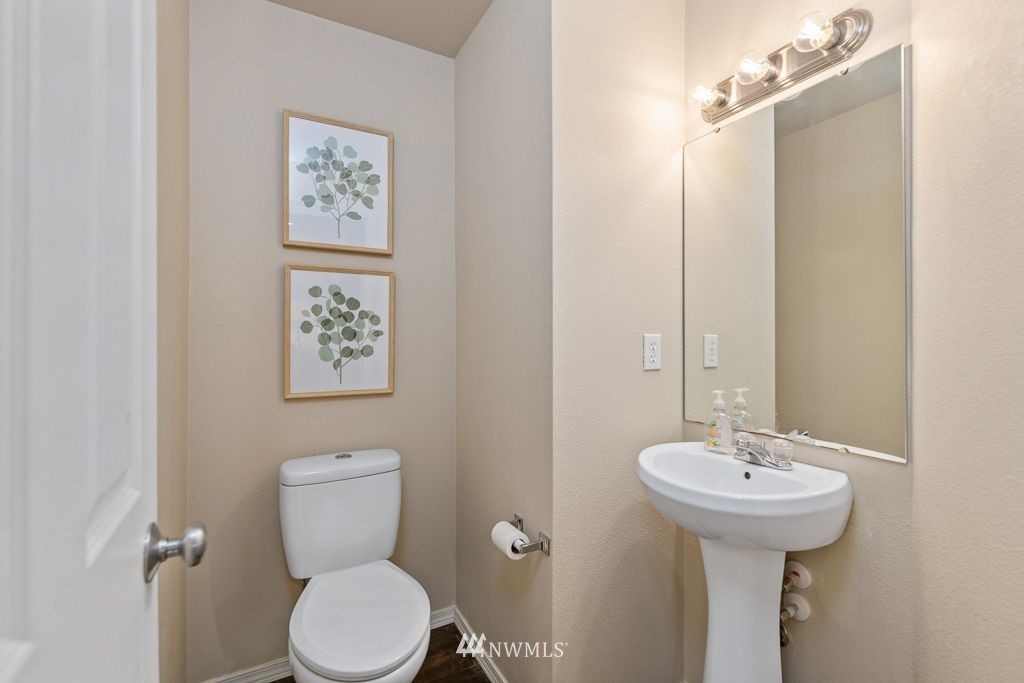 17127 114th Avenue Southeast Renton, WA 98055 - Photo 10 of 40 Gallery Image 10