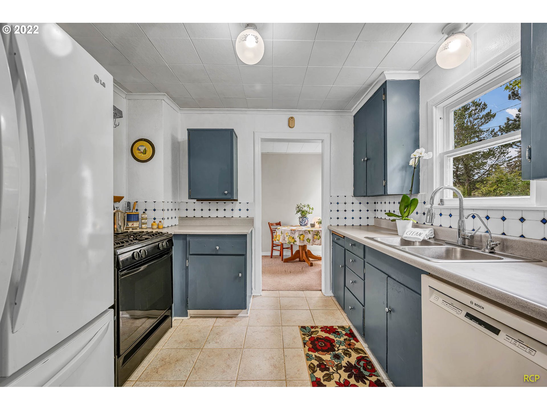 1485 North Wahanna Road Seaside, OR 97138 - Photo 11 of 32 Kitchen