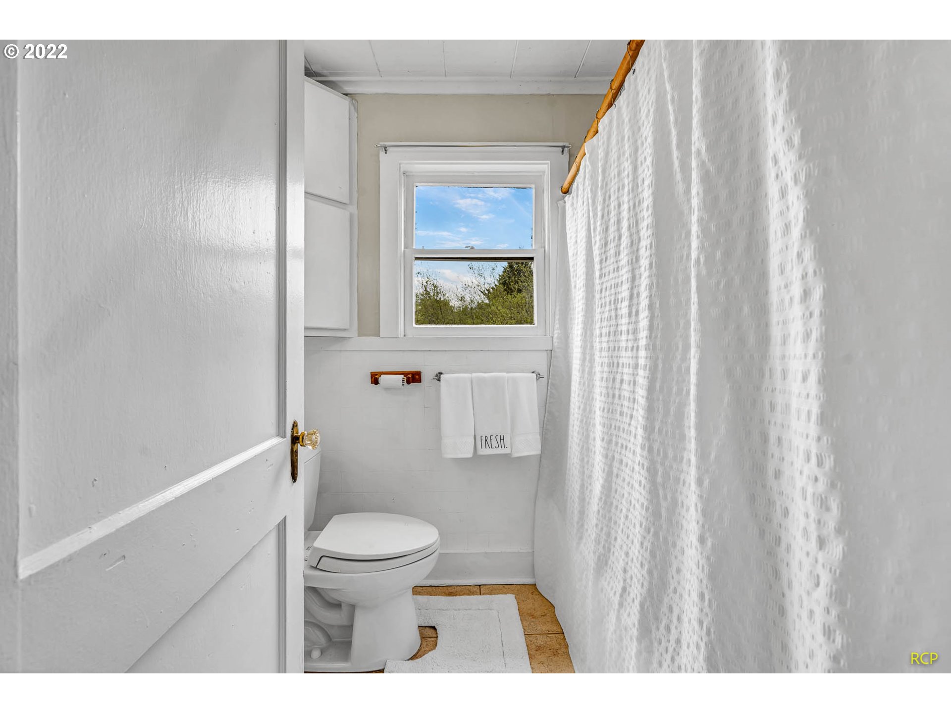 1485 North Wahanna Road Seaside, OR 97138 - Photo 20 of 32 Bathroom