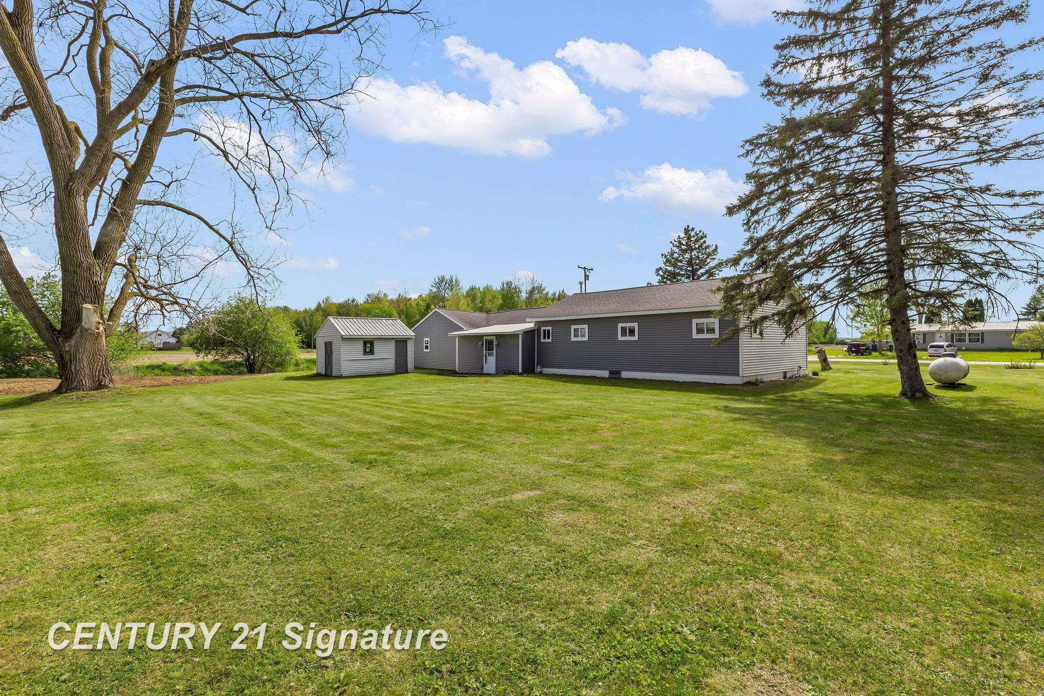1005 South Meridian Road Merrill, MI 48637 - Photo 29 of 36