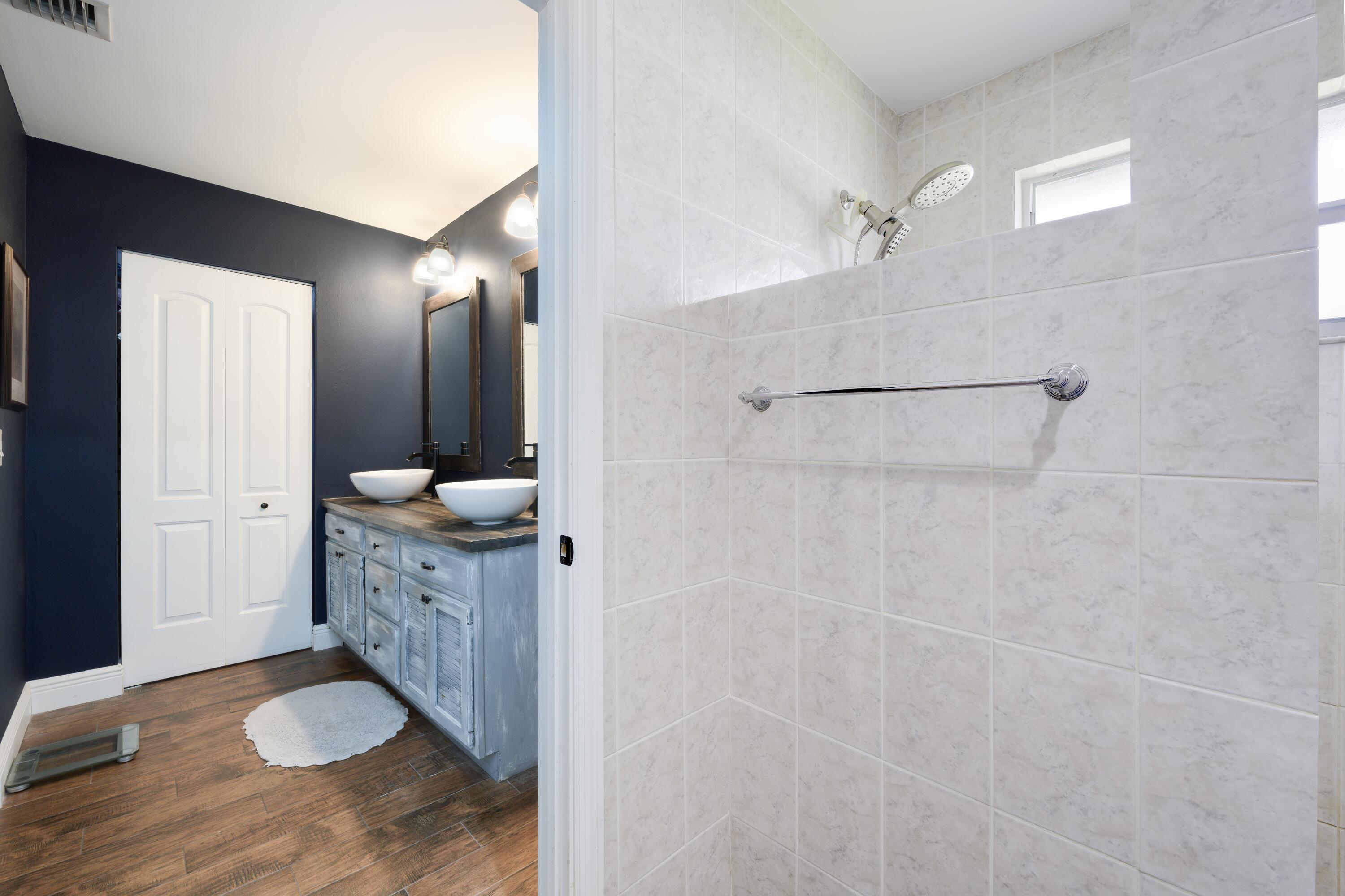 1202 Summerwinds Lane Jupiter, FL 33458 - Photo 12 of 38 Primary Bathroom