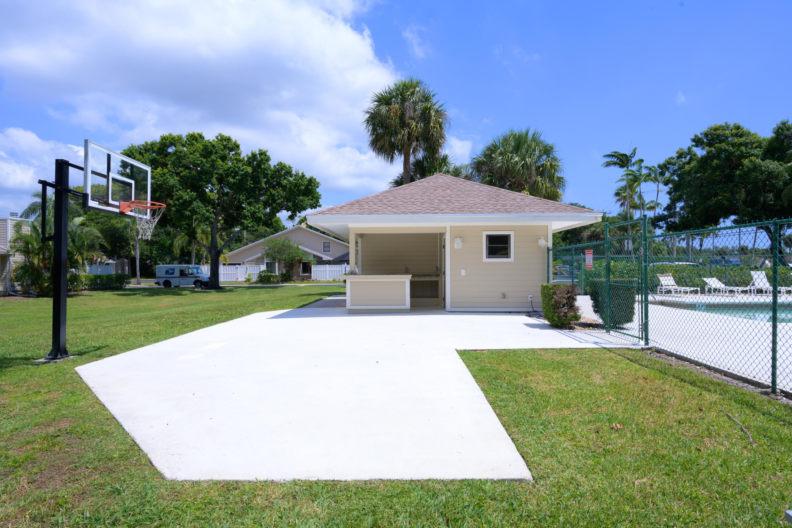 1202 Summerwinds Lane Jupiter, FL 33458 - Photo 24 of 38 Community