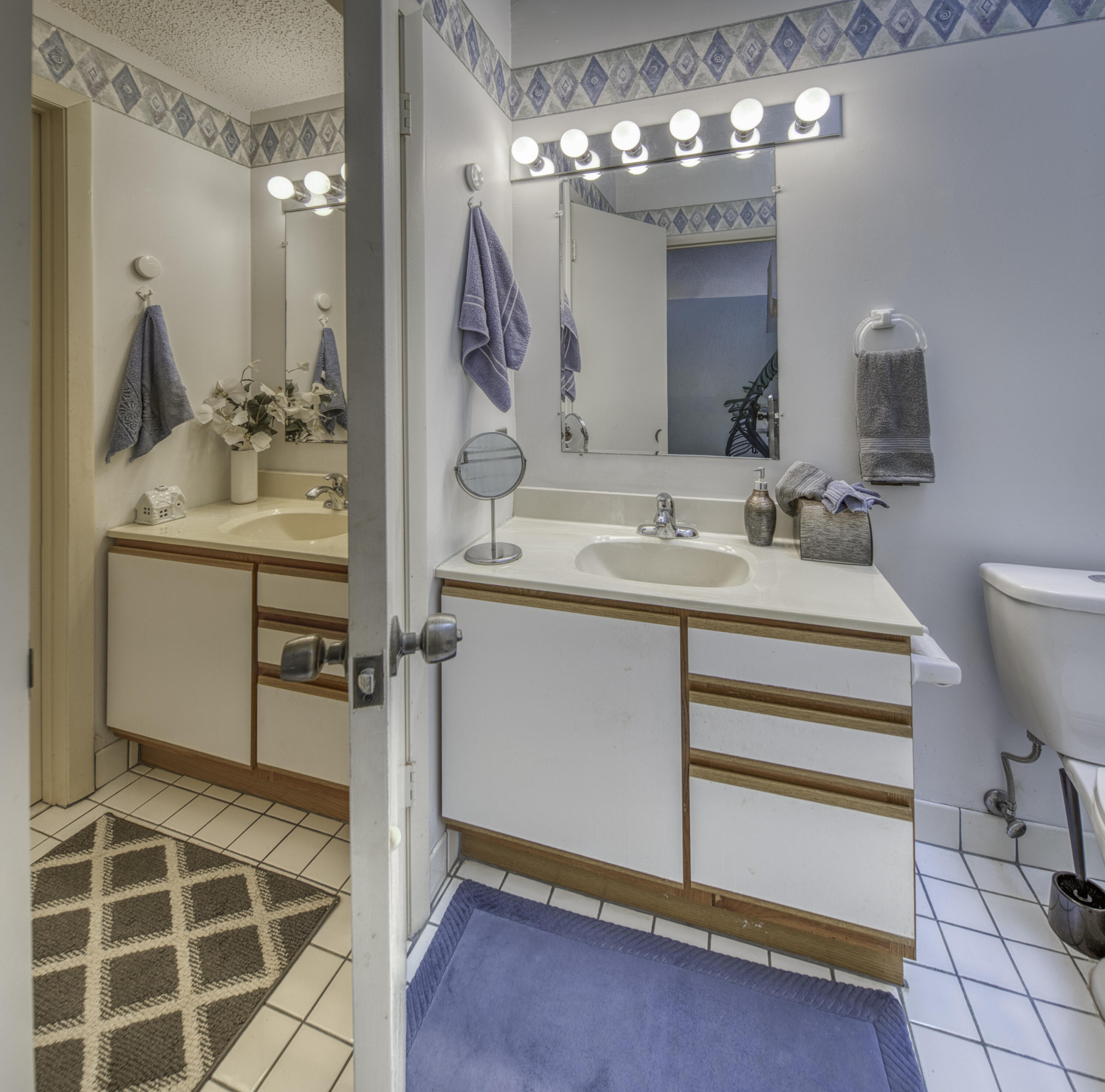 815 Andrew Redding Road, Unit 201 Lantana, FL 33462 - Photo 31 of 32 4R7A2572_hdr_panorama