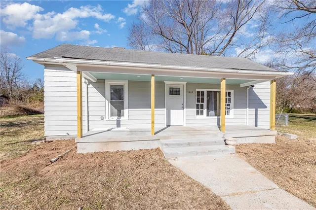 $1,300 | 1309 Ridge Avenue, Eden, NC 27288