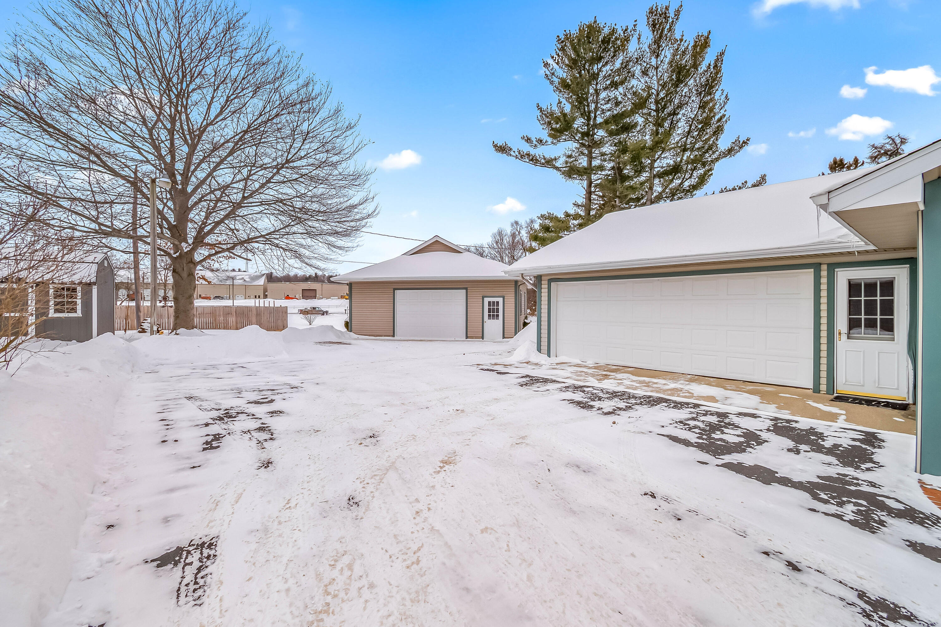 2440 Steamburg Road Hillsdale, MI 49242 - Photo 4 of 56 23