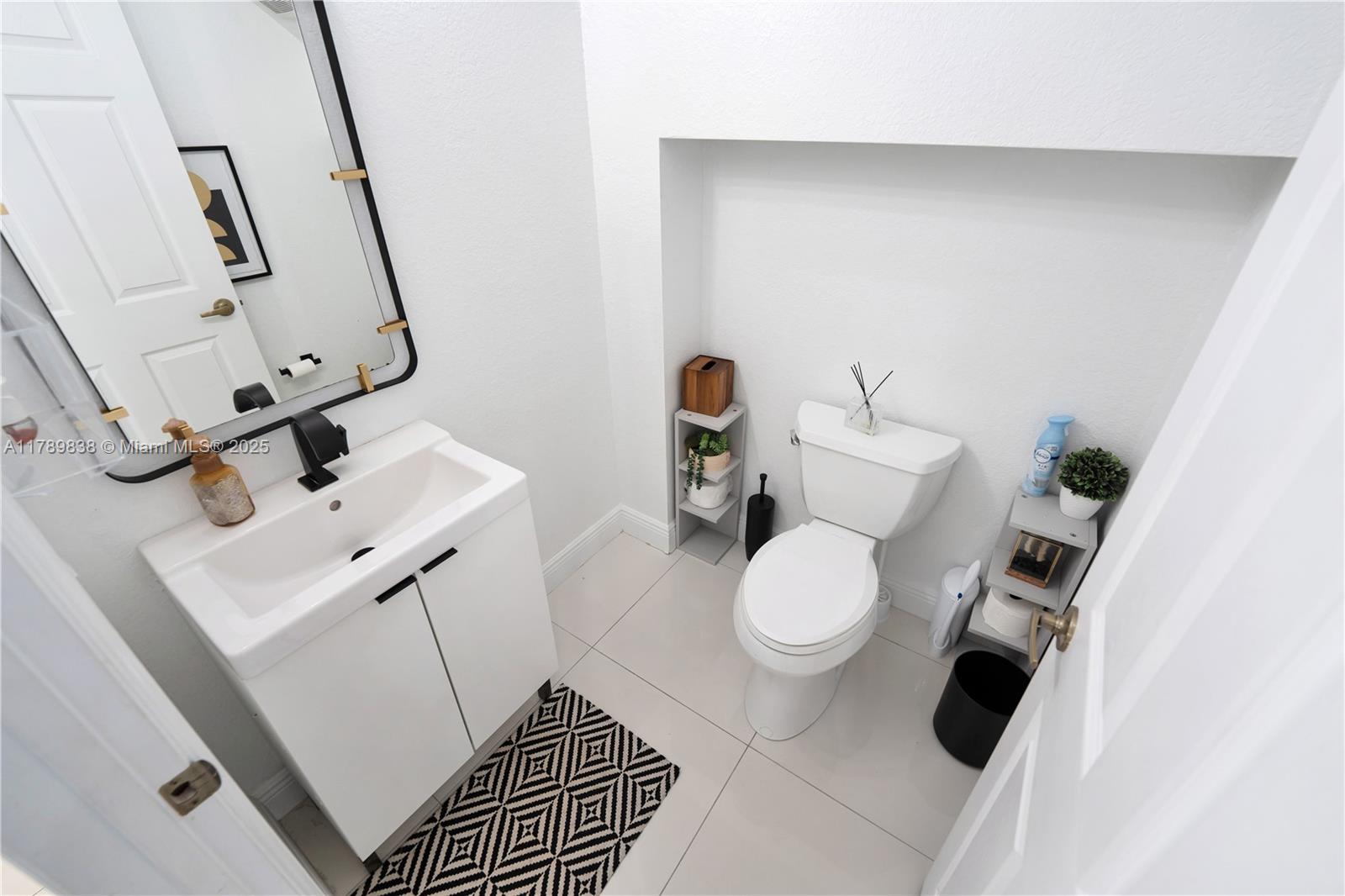 140 Monterey Bay Drive Boynton Beach, FL 33426 - Photo 16 of 43 1/2 Bathroom 1st Floor