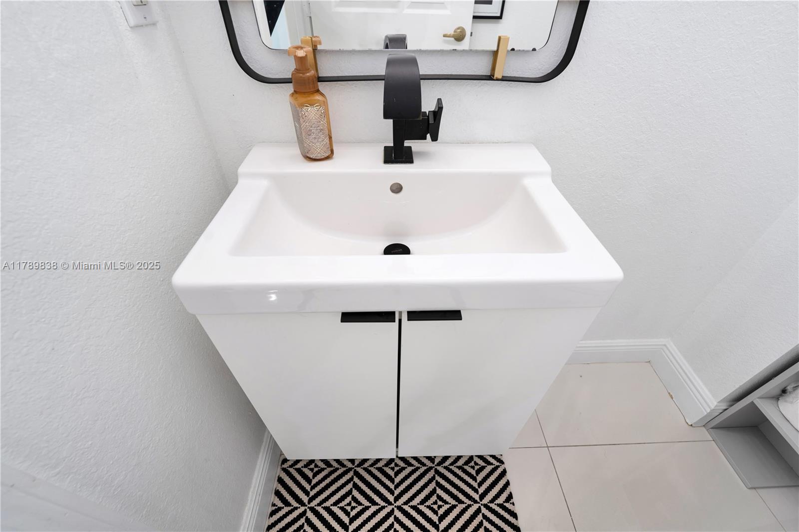 140 Monterey Bay Drive Boynton Beach, FL 33426 - Photo 17 of 43 1/2 Bathroom 1st Floor