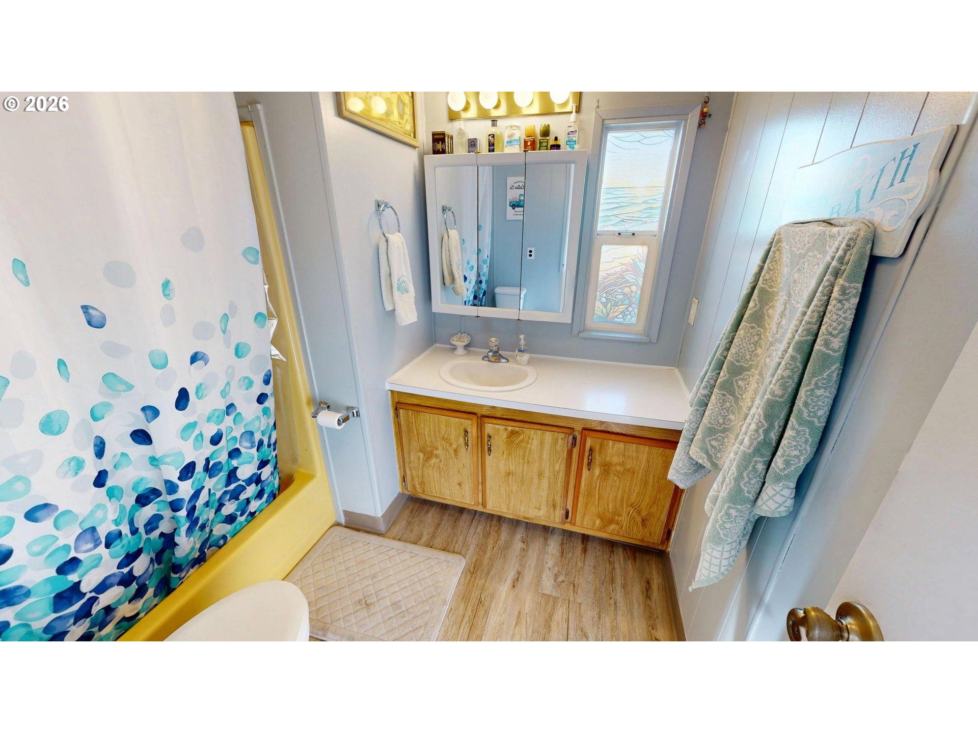 97972 Hallway Road, Unit 22 Brookings, OR 97415 - Photo 22 of 25 Bathroom