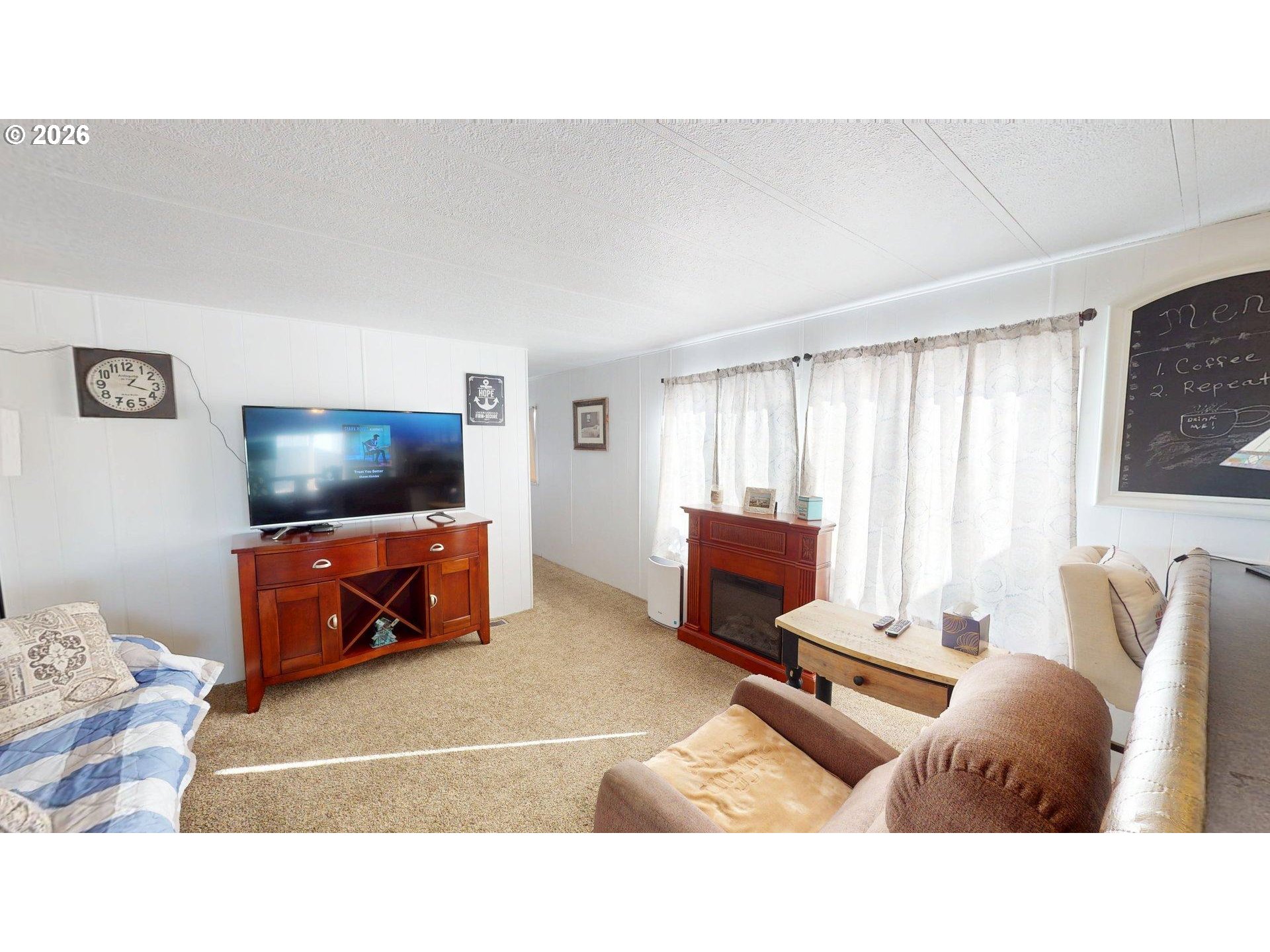 97972 Hallway Road, Unit 22 Brookings, OR 97415 - Photo 3 of 25 Living Room