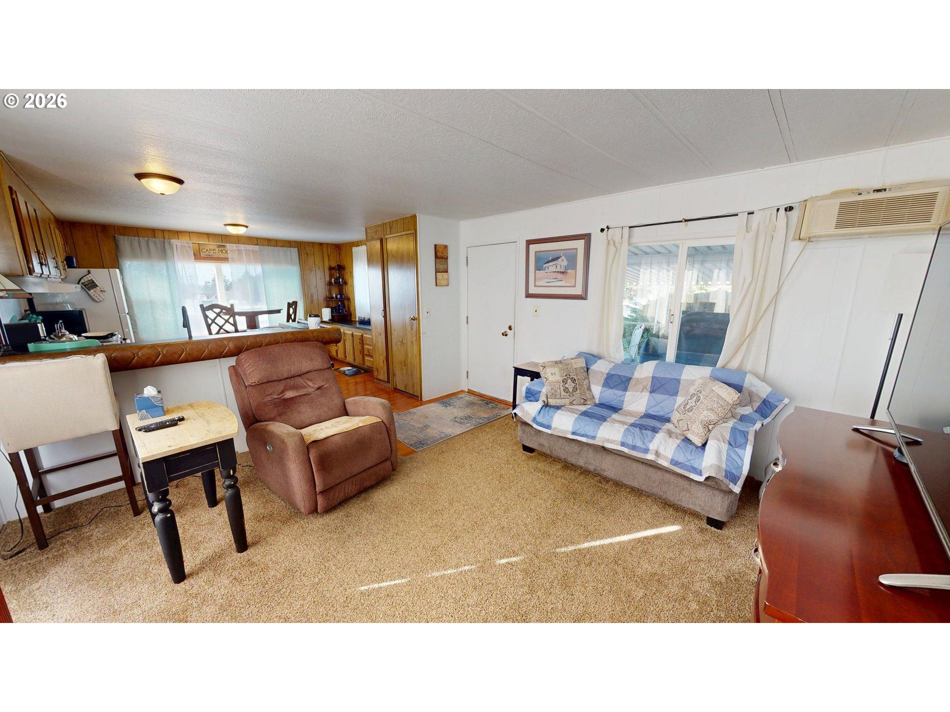 97972 Hallway Road, Unit 22 Brookings, OR 97415 - Photo 5 of 25 Living Room